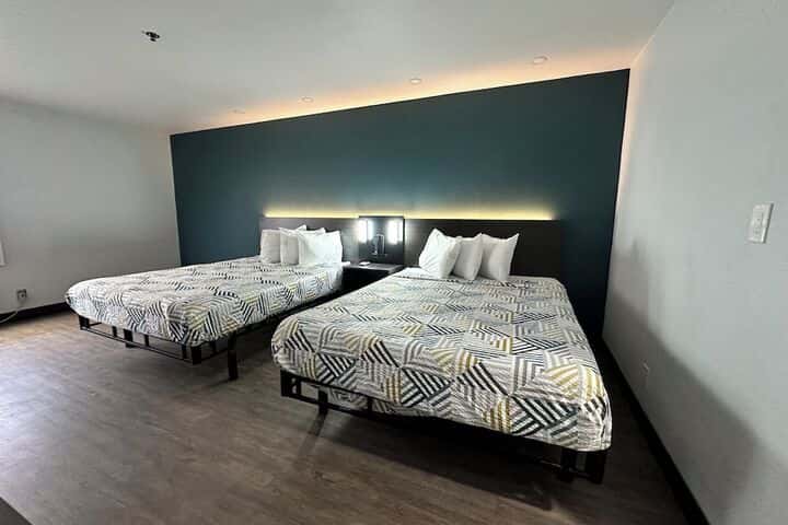 Room 2 of 18