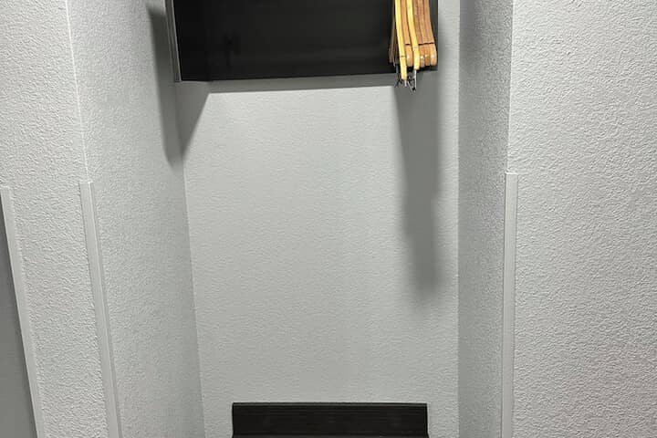 Room 11 of 18