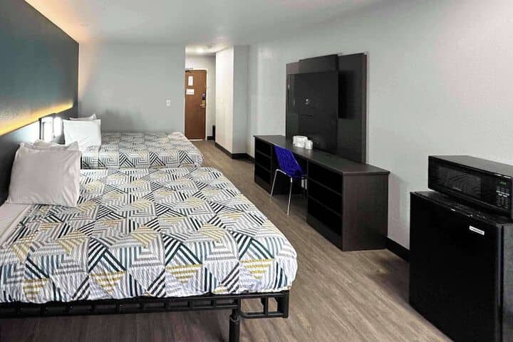 Room 15 of 18
